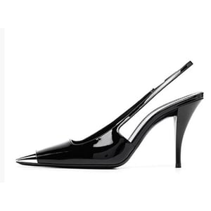 The new style of Park Chae-young's metal square toe thin heel black sandals, a mature and elegant single shoe
